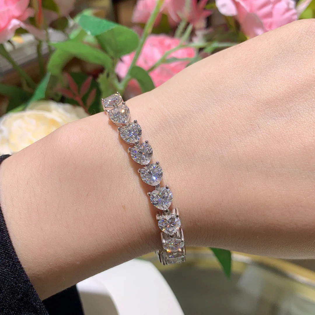 6.5MM HEART CUT MOISSANITE DIAMOND BRACELET IN STERLING SILVER