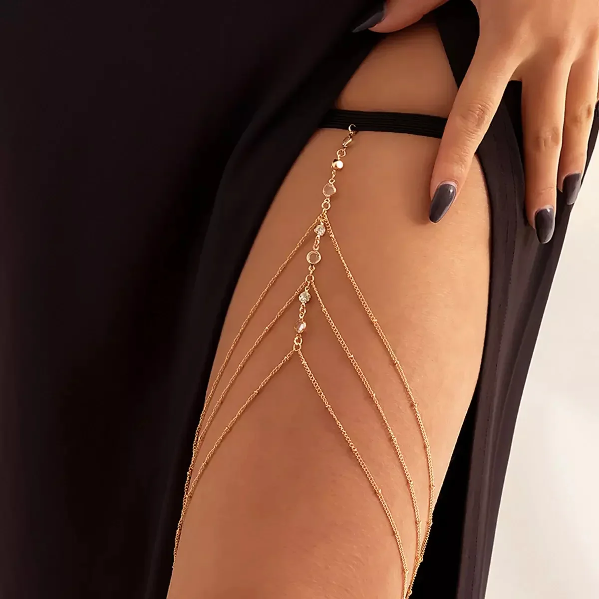 MODULAR DRAPE THIGH CHAIN - Image 8